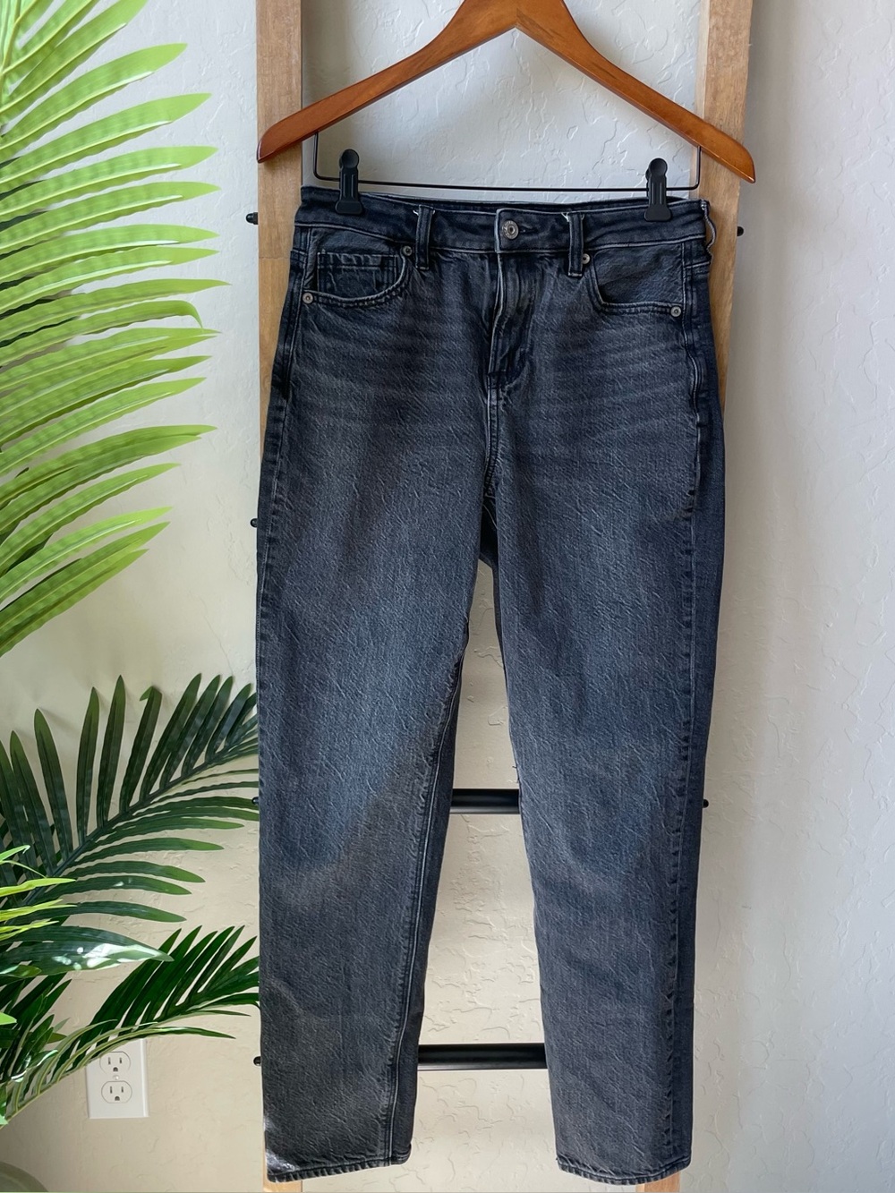 American Eagle Outfitters Mom Jean Black Wash Jeans